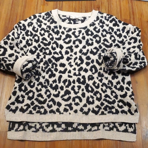 Women's Leopard Print Sweater - Picture 1 of 5